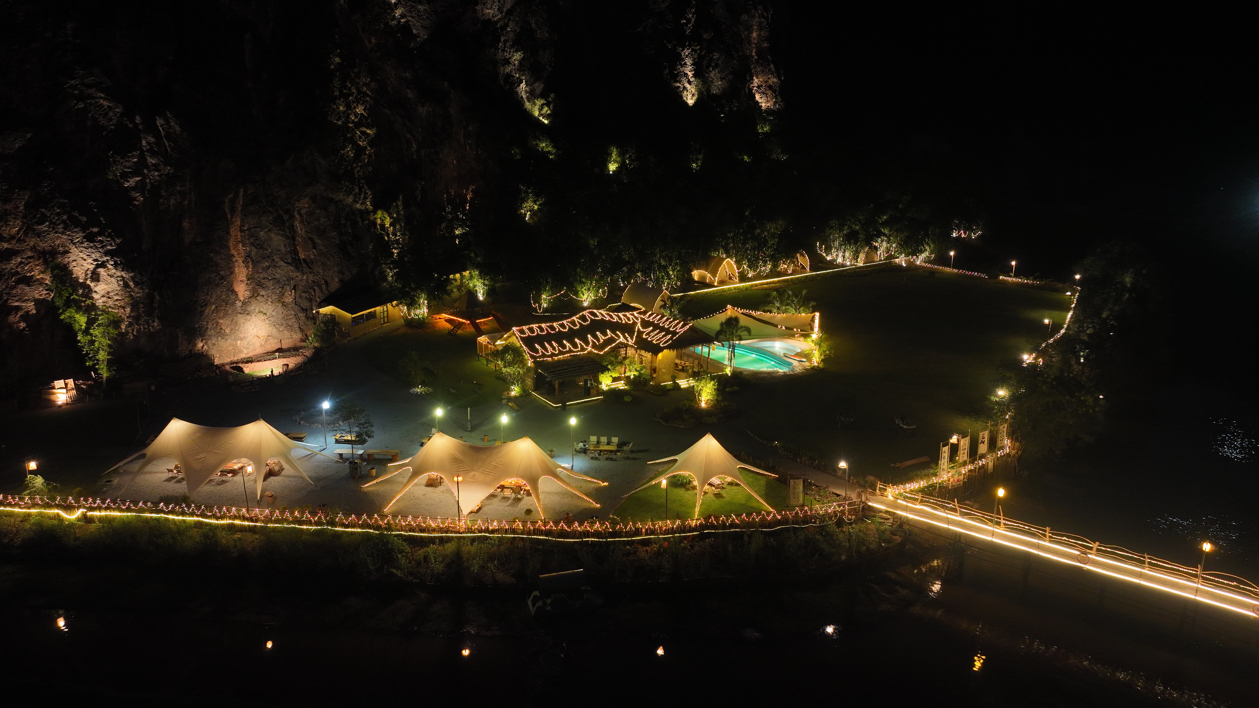 夜景全图.jpg 夜景全图.jpg